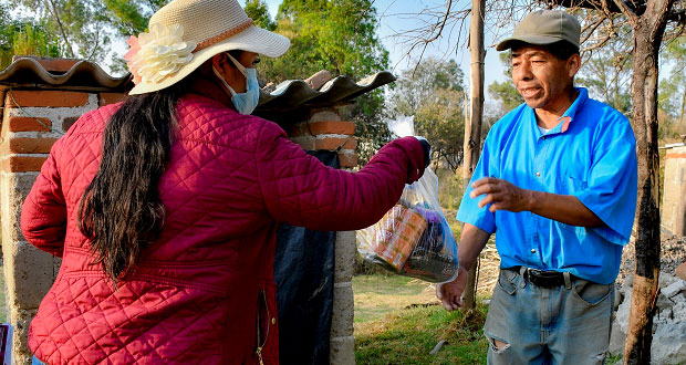 Cuautlancingo entrega 15 mil despensas a familias vulnerables