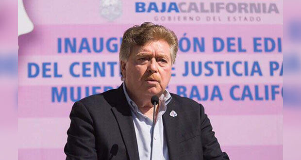 Catean casa de exgobernador de BC acusado de desvío de recursos