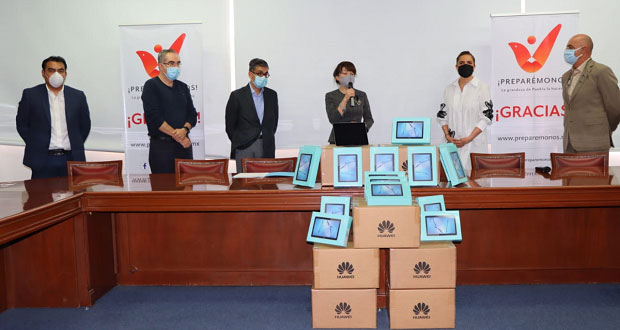 Empresa Huawei dona tabletas a hospitales de Cholula y Traumatología