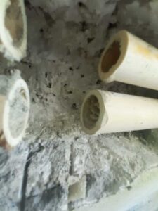 Acusan sarro en tuberías de Santa Catarina causado por Agua de Puebla