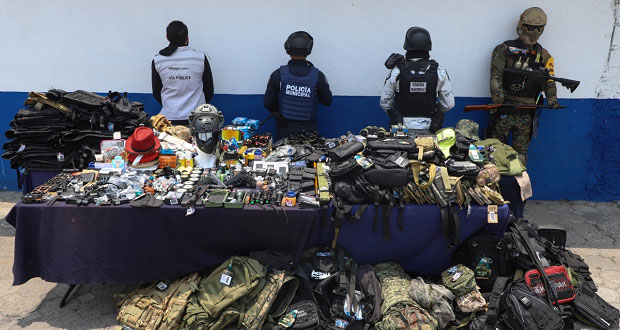 Comuna y Guardia Nacional catean La Fayuca; aseguran equipo táctico