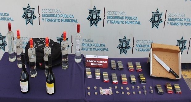 Detienen a cuatro menores por robar alcohol y cigarros en Oxxo