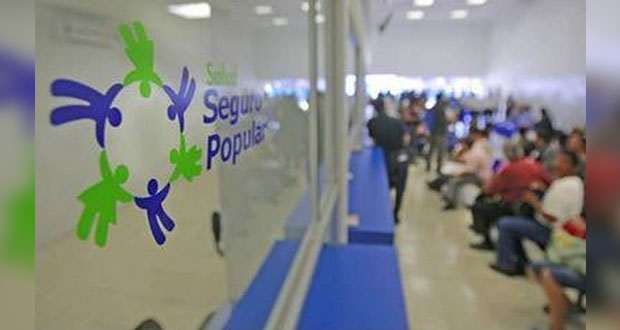 Extrabajadores del Seguro Popular acusan a SS de negarles su reinstalación