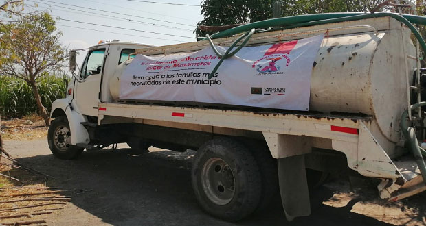 Antorcha gestiona pipas de agua para colonias en Izúcar de Matamoros