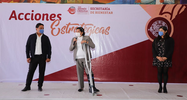 San Andrés hace segunda entrega de apoyos a docentes de CAIC