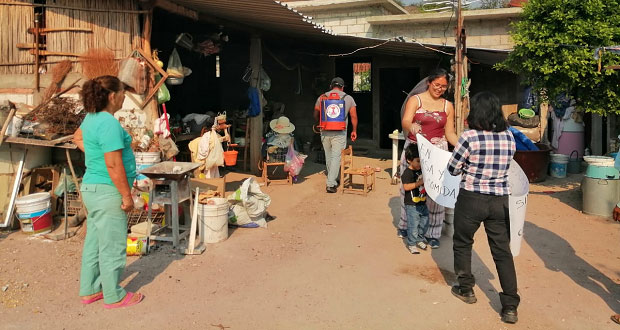 Antorcha sanitiza espacios públicos y casas en localidad de Cohetzala