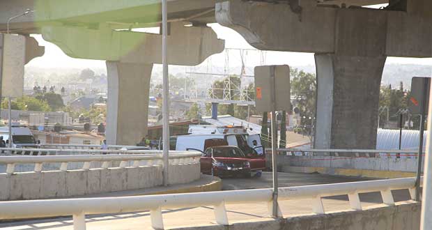 Matan a hombre a bordo de auto en incorporación a calzada Zaragoza