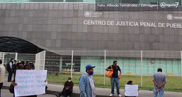 Abogados acusan bloqueo de FGE; impuso defensa a detenidos de Amozoc Seguro