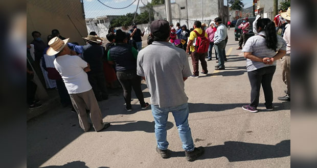 Frente a CFE, habitantes de Amozoc acusan cobros desmedidos