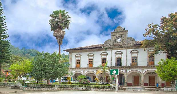 Ven desvío de recursos en beneficio a edil de Zapotitlán de Méndez