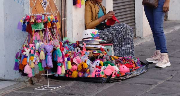 Recibe Comuna 700 solicitudes de apoyo de artesanos de Puebla