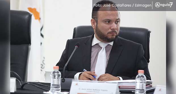 Arturo Baltazar, consejero del IEE de Puebla, entre 20 finalistas al INE
