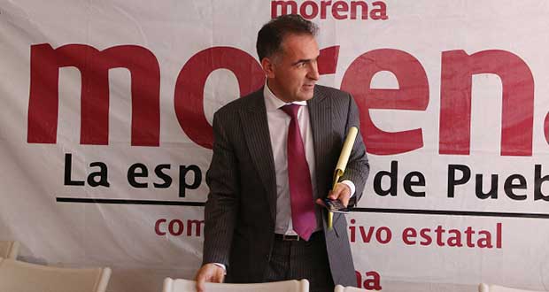 Bracamonte se aferra a CEE de Morena en Puebla; impugna destitución