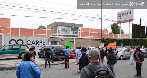 Trabajadores de Carpe Textil acusan despidos injustificados y bloquean entrada