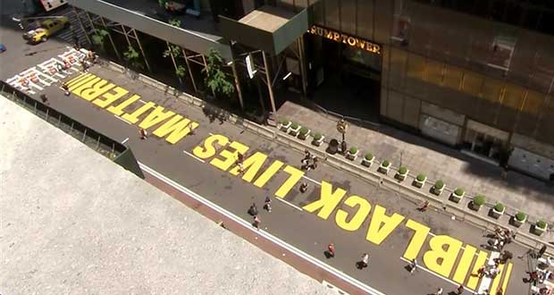 Pintan “Black Lives Matter” frente a Torre Trump, en Nueva York
