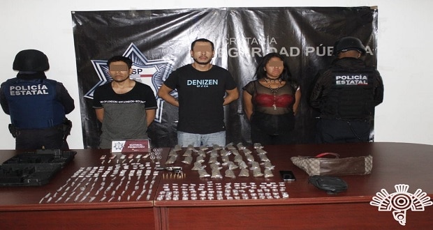 Caen tres narcomenudistas con 250 dosis de droga en San Baltazar