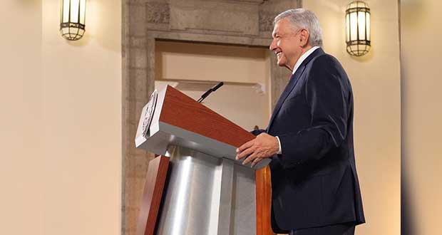 AMLO sugiere que funcionarios lleven su computadora por austeridad