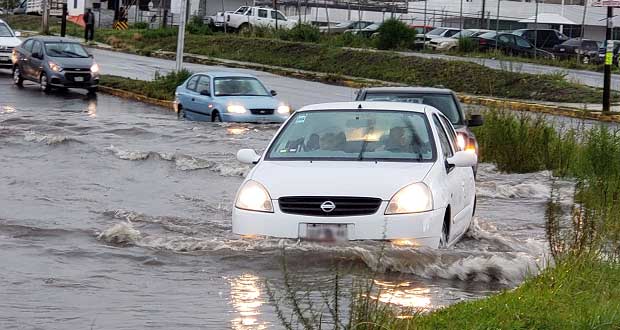 Tras fuerte lluvia, se inundan avenidas y casas en Puebla capital. Foto: José Castañares/EsImagen