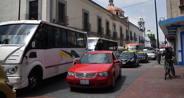 Poblanos gastan el doble en traslados a trabajo por Covid: Amtm