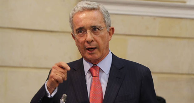 Corte ordena detener a Álvaro Uribe, expresidente de Colombia