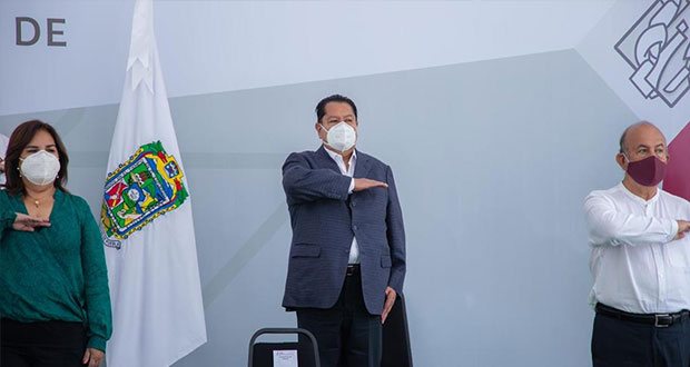 Titular de Transporte evita hablar de unidades que no respetan sana distancia.