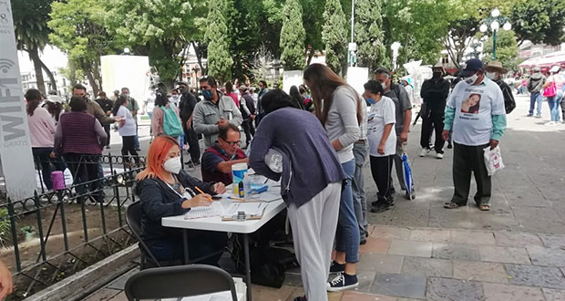 Morenistas en Puebla recaban firmas para enjuiciar expresidentes