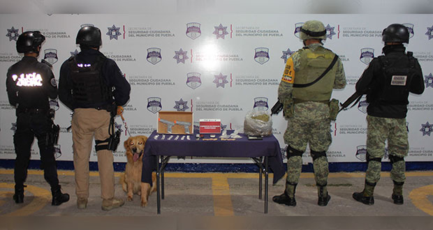 Sedena y SSC de Puebla aseguran droga cerca del mercado Unión