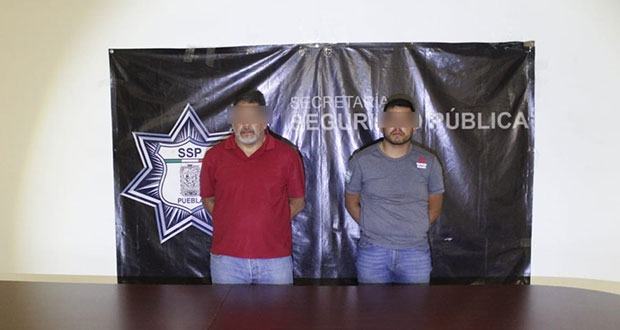 Capturan policías a dos presuntos vendedores de animales exóticos