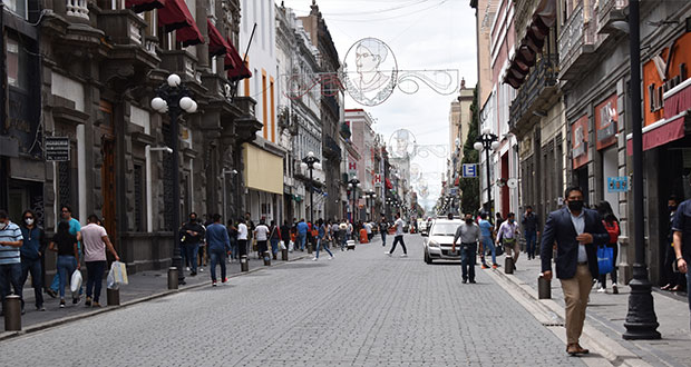 Baja movilidad 35% en lugares de trabajo en Puebla, según Google