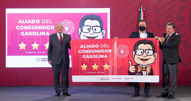Profeco premia a gasolinera de Atlixco por mantener precios bajos