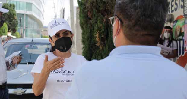 A pie, Mónica Lara informa en su distrito quehacer legislativo