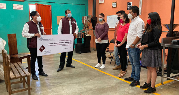 Entrega Secretaría de Trabajo equipamiento a cooperativa de Zacatlán