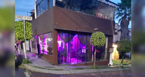 Sin permisos y en pandemia, abren bar en fraccionamiento de Castillotla, acusan