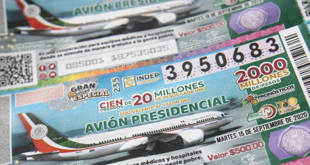 Tres escuelas de Puebla ganan sorteo de avión presidencial