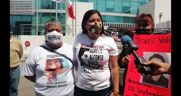 En protesta, exigen a FGE avances por triple desaparición en Xicotepec