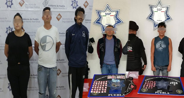 Policía Estatal detiene a cinco presuntos narcomenudistas en Puebla