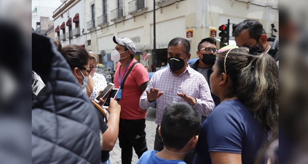 Segom retira mercancía de ambulantes y niega agresión a niño
