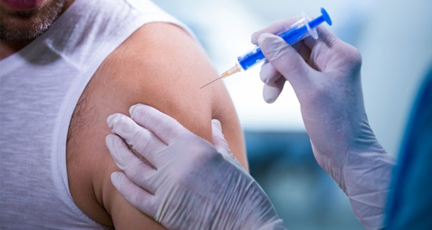 En España, primer mexicano que recibe vacuna experimental contra Covid