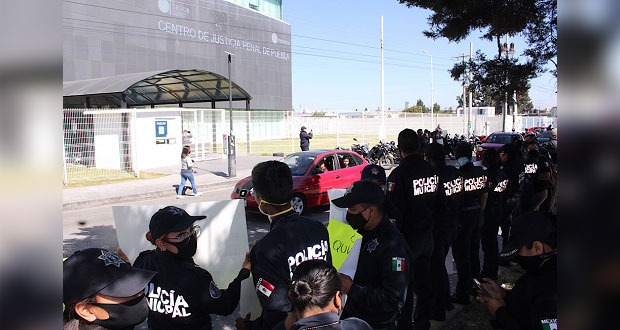 Imputarían homicidio de persona de la tercera edad a dos policías poblanos