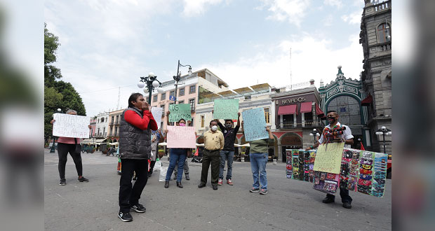 Protestan ambulantes en el zócalo; piden permisos para volver al CH