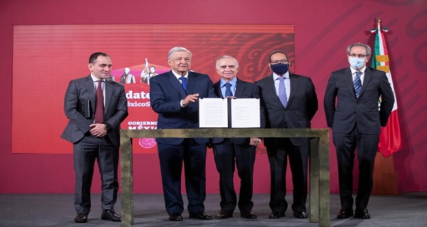 AMLO e IP firman para 39 proyectos de infraestructura; Puebla, fuera