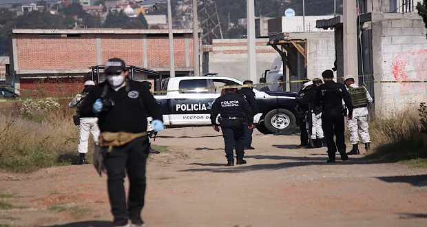 Hallan cuatro cadáveres encobijados en colonia de Puebla capital