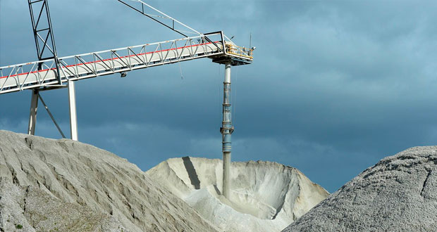 Reforma a Ley Minera planteará crear empresa estatal para explotar litio