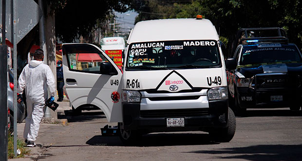 En asalto a ruta 61 A, en Puebla capital, muere pasajera de un paro