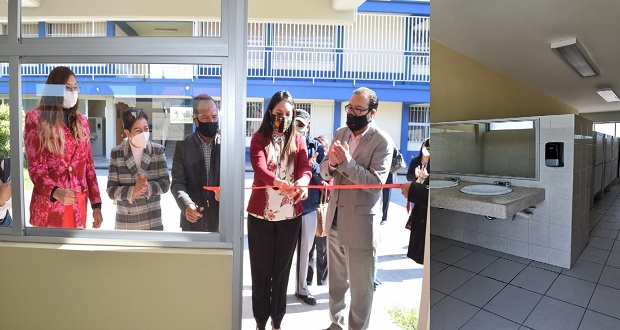 Tonantzin inaugura aula y baños en la secundaria Luis Enrique Erro