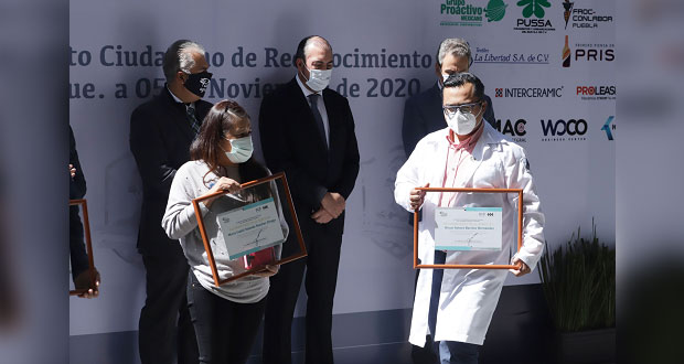 CCE reconoce labor de 24 policías y 11 trabajadores del sector salud