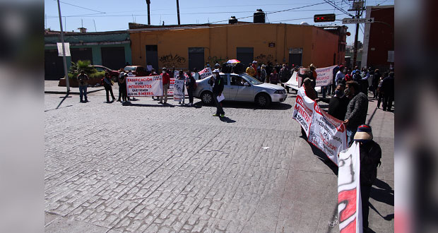 En irregularidad, más de 12 mil maestros, acusa la CNTE en manifestación