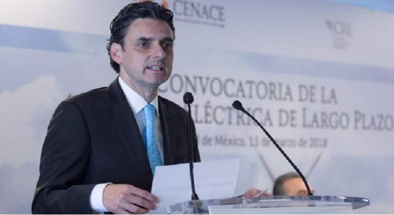 SFP inhabilita a García Alcocer, extitular de la CRE, por conflicto de interés