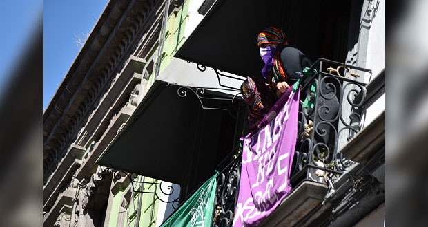 Hasta ser atendidas dejarán la sede del Congreso, advierten feministas