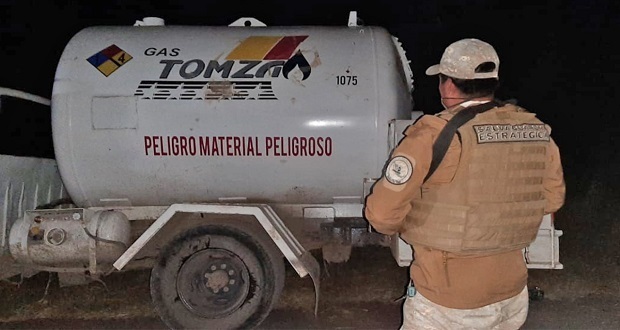 Sedena localiza en Puebla pipa de gas LP abandonada